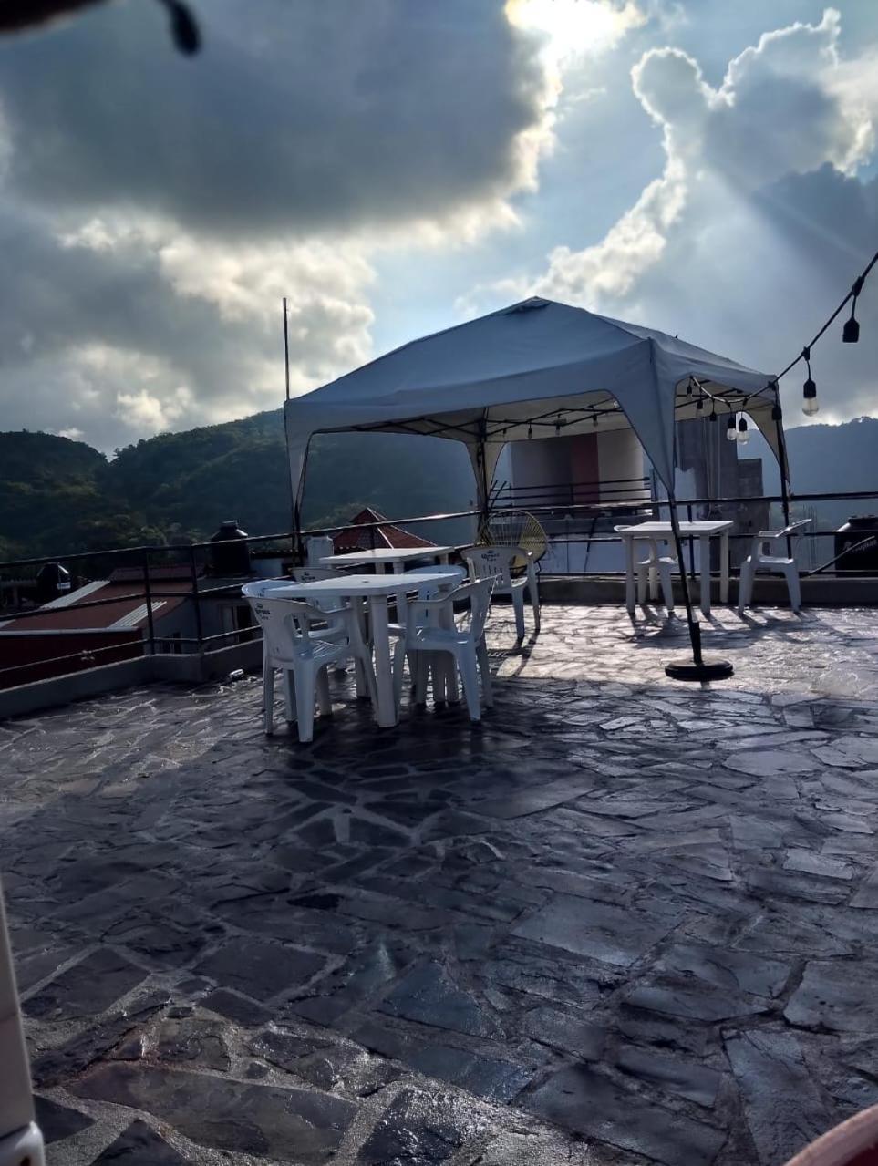 Sukha Hostel Хилитла Экстерьер фото